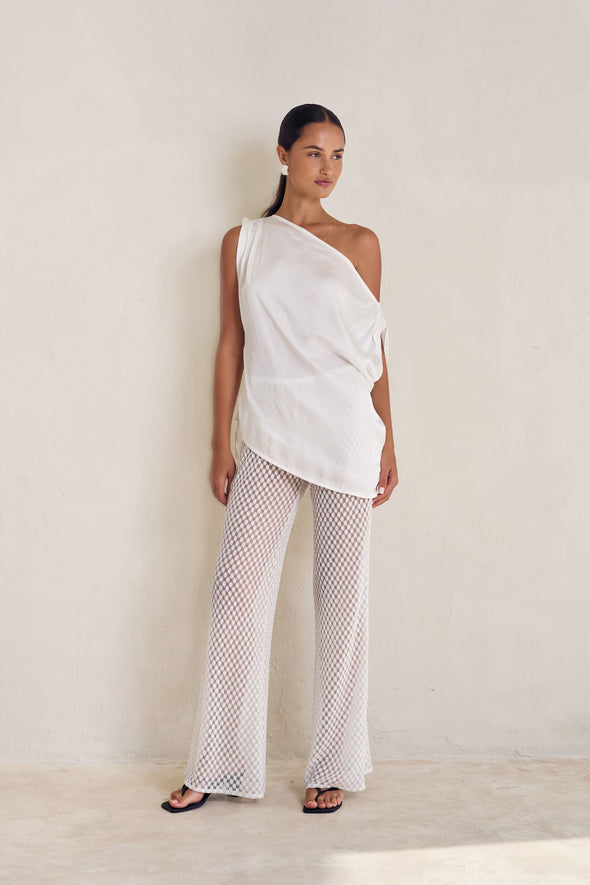 Off shoulder TOP milk